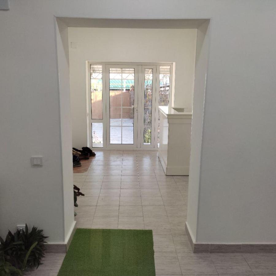 Abs Guest House Osh Exterior photo