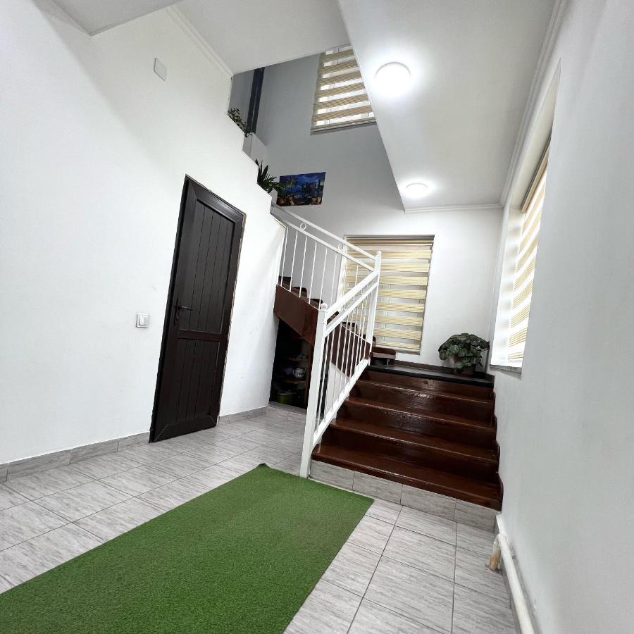 Abs Guest House Osh Exterior photo